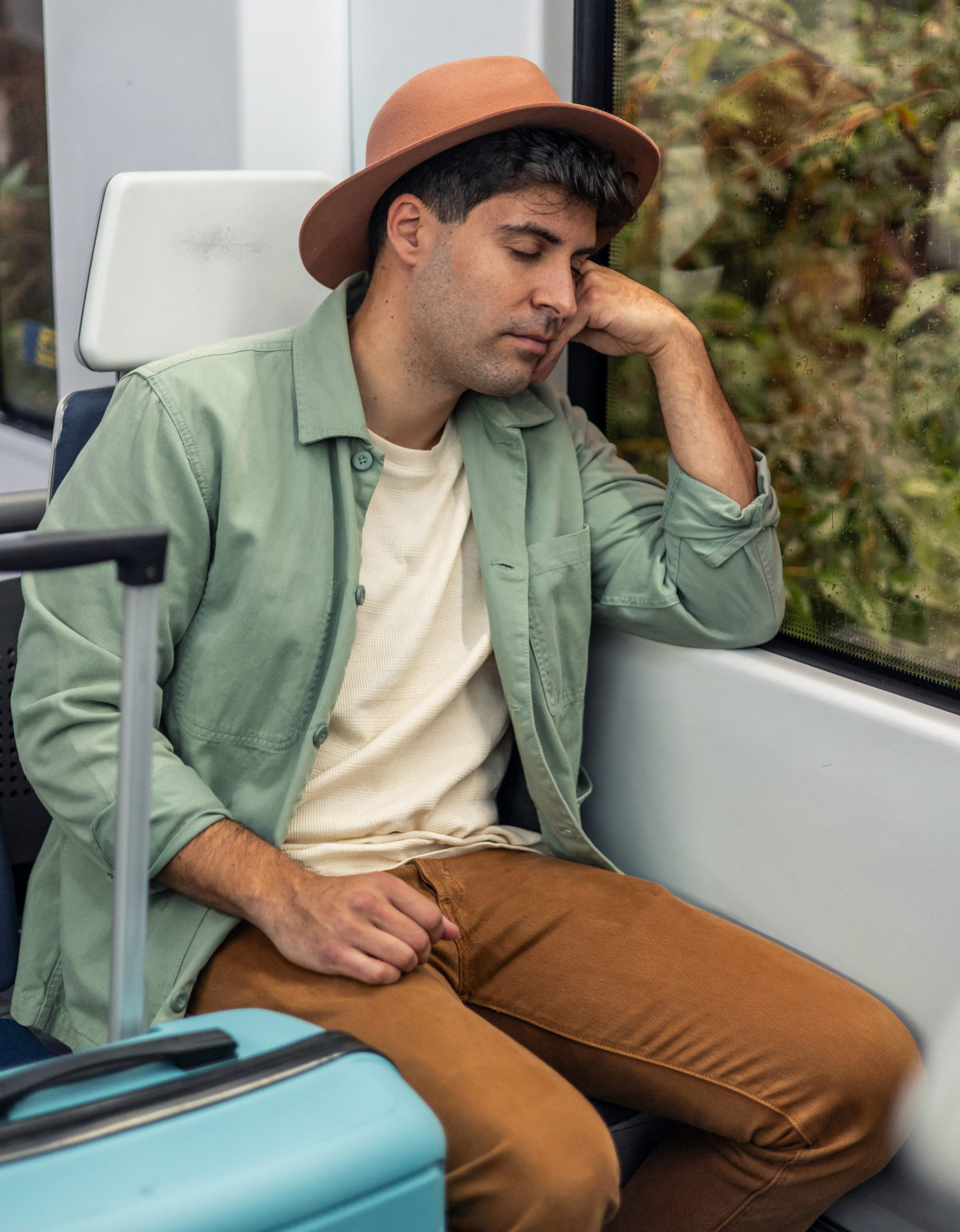 La postura in viaggio può causare mal di schiena e dolori cervicali